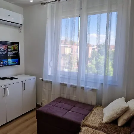 Gea 31 Sa Garaznim Mestom Novi Sad