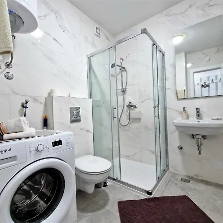 Gea 31 Sa Garaznim Mestom