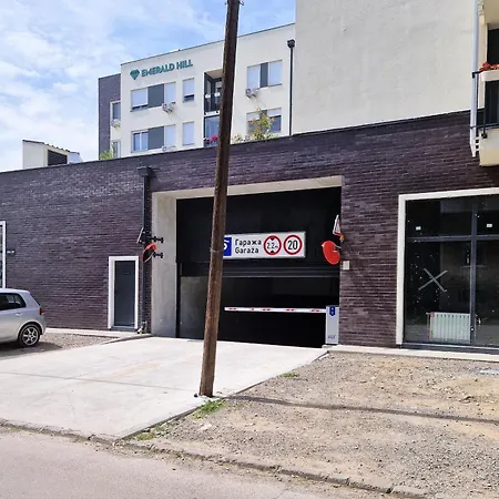 Gea 31 Sa Garaznim Mestom *